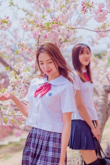 我爸比我小四岁